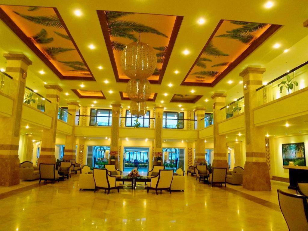 Olalani Resort & Condotel Дананг Екстериор снимка