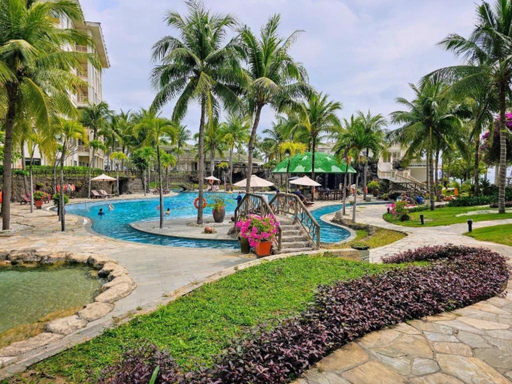 Olalani Resort & Condotel Дананг Екстериор снимка