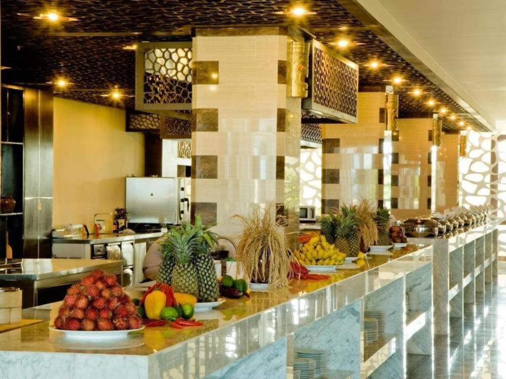 Olalani Resort & Condotel Дананг Екстериор снимка