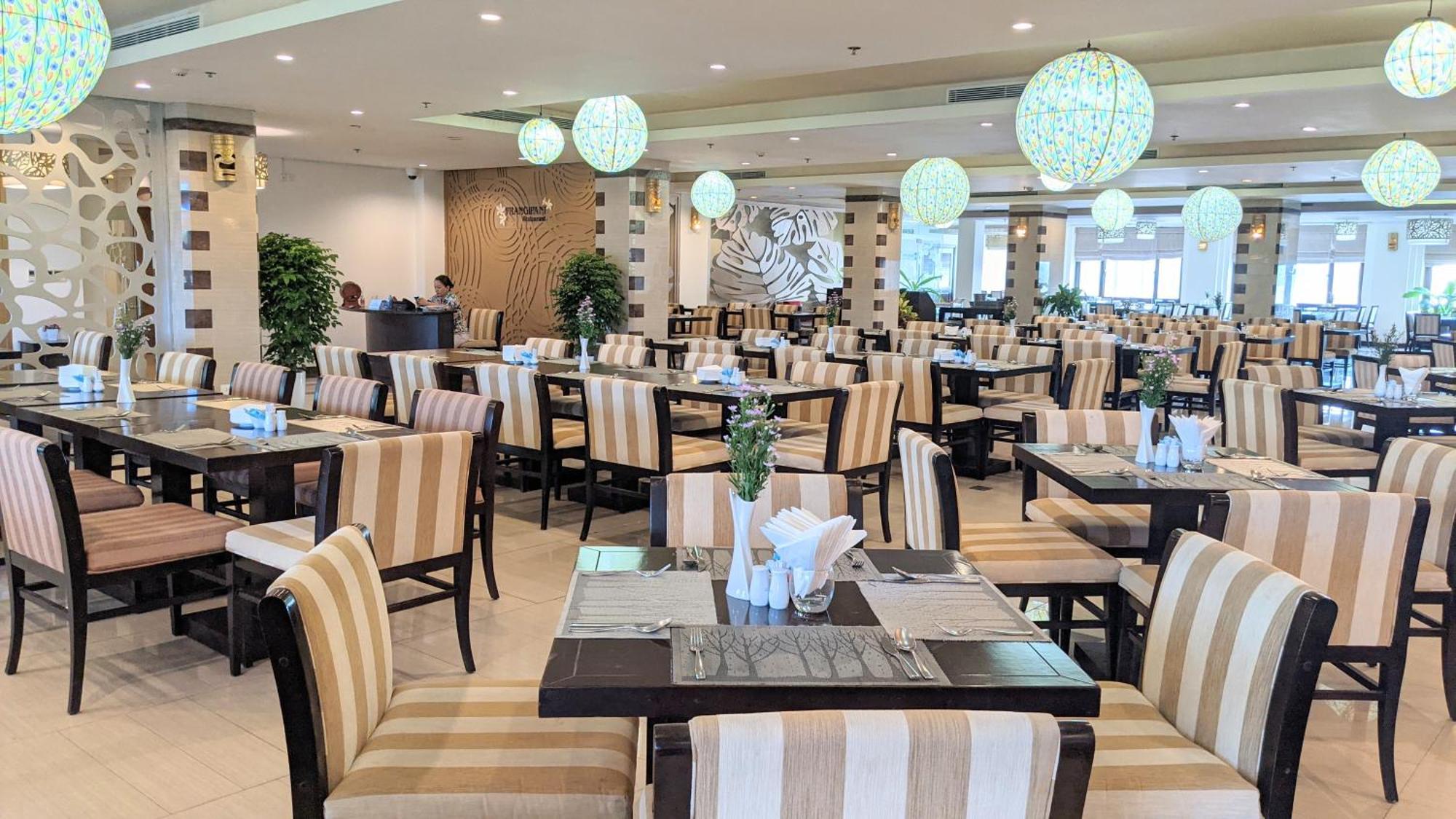 Olalani Resort & Condotel Дананг Екстериор снимка