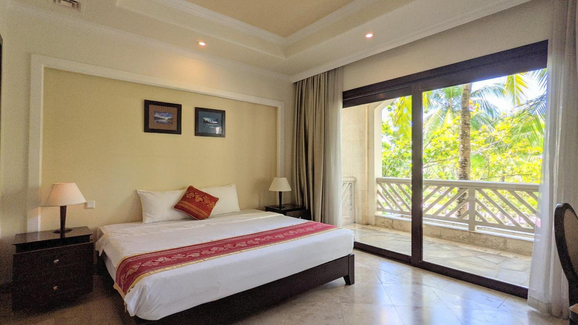 Olalani Resort & Condotel Дананг Екстериор снимка