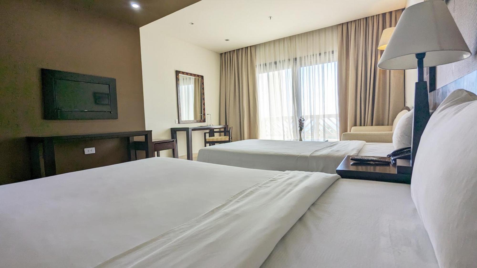 Olalani Resort & Condotel Дананг Екстериор снимка