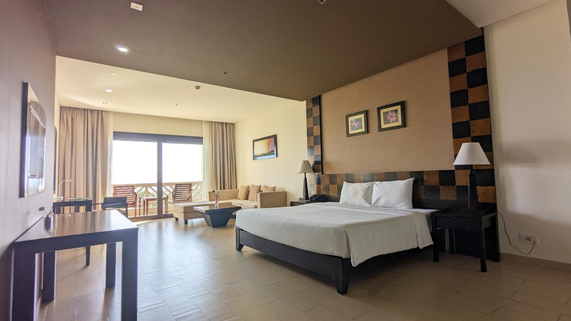 Olalani Resort & Condotel Дананг Екстериор снимка
