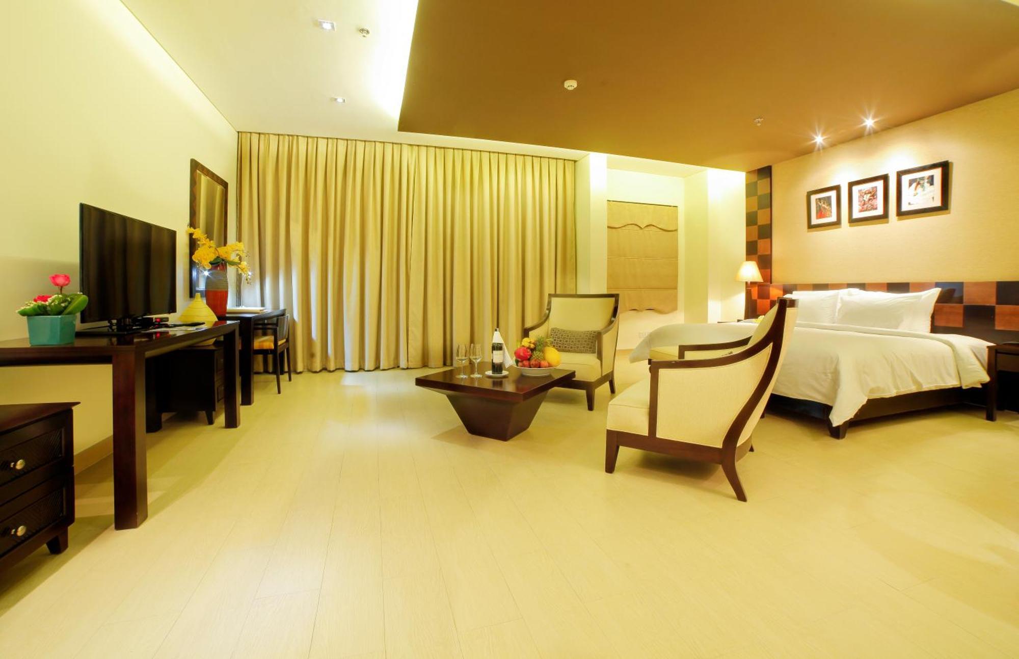 Olalani Resort & Condotel Дананг Екстериор снимка